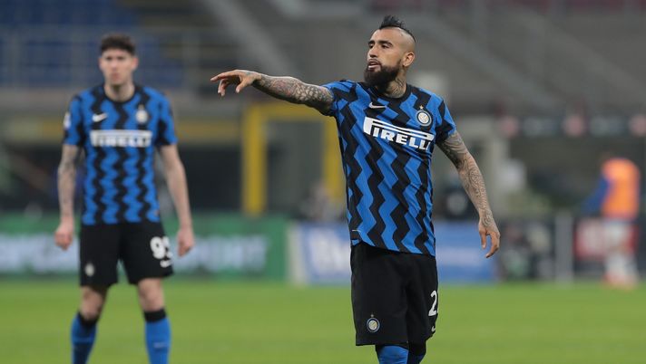 MILAN, ITALY - MARCH 08: Arturo Vidal of FC Internazionale gestures during the Serie A match between FC Internazionale and Atalanta BC at Stadio Giuseppe Meazza on March 08, 2021 in Milan, Italy. (Photo by Emilio Andreoli - Inter/Inter via Getty Images) MILAN, ITALY - MARCH 08: Arturo Vidal of FC Internazionale gestures during the Serie A match between FC Internazionale and Atalanta BC at Stadio Giuseppe Meazza on March 08, 2021 in Milan, Italy. (Photo by Emilio Andreoli - Inter/Inter via Getty Images)