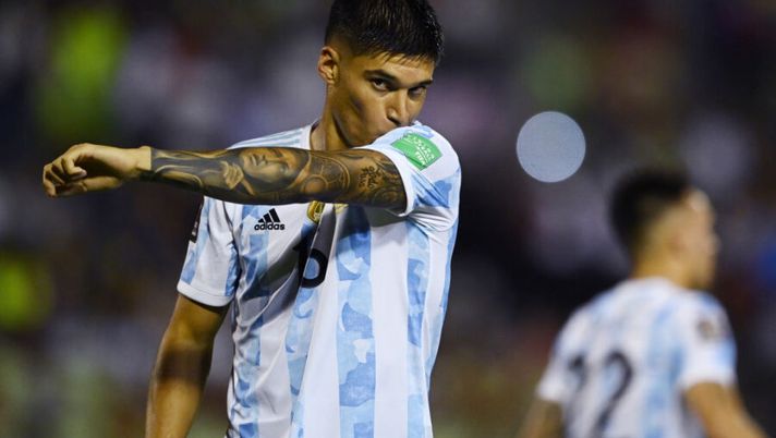 CARACAS, VENEZUELA - SEPTEMBER 02: Joaquín Correa of Argentina celebrates after scoring the second goal of his team during a match between Venezuela and Argentina as part of South American Qualifiers for Qatar 2022 at Estadio Olimpico on September 02, 2021 in Caracas, Venezuela. (Photo by Yuri Cortez-Pool/Getty Images) FLASH – Inter, stop in nazionale per il Tucu Correa: allenamento differenziato, ora farà i controlli - immagine 1