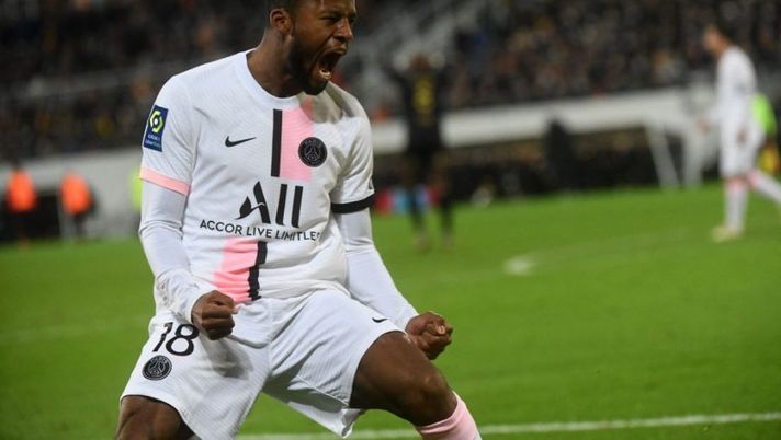 Roma, Wijnaldum è arrivato a Villa Stuart: visite mediche in corso poi la firma - immagine 1