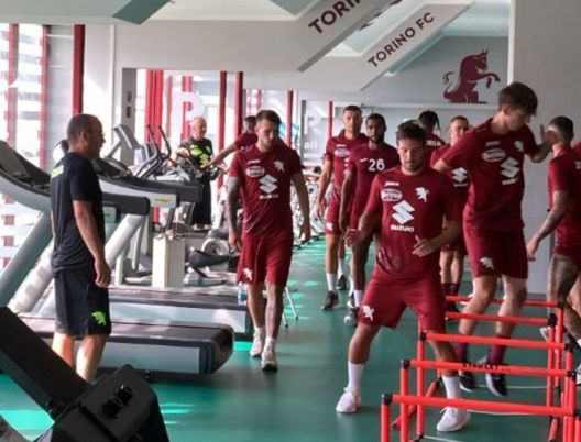 Torino, ecco il nuovo kit di allenamento della stagione 2022/2023 - immagine 1