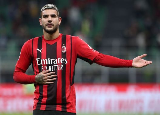 MILAN, ITALY - SEPTEMBER 22: Theo Hernandez of AC Milan celebrates his goal during the Serie A match between AC Milan and Venezia FC at Stadio Giuseppe Meazza on September 22, 2021 in Milan, Italy. (Photo by Marco Luzzani/Getty Images) Emergenza infortuni per il Milan: si ferma anche Castillejo, fuori in sette- immagine 2