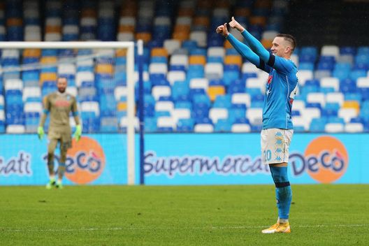 NAPLES, ITALY - JANUARY 17: Piotr Zielinski of S.S.C. Napoli celebrates after scoring their team's fourth goal during the Serie A match between SSC Napoli and ACF Fiorentina at Stadio Diego Armando Maradona on January 17, 2021 in Naples, Italy. Sporting stadiums around Italy remain under strict restrictions due to the Coronavirus Pandemic as Government social distancing laws prohibit fans inside venues resulting in games being played behind closed doors. (Photo by Francesco Pecoraro/Getty Images) NAPLES, ITALY - JANUARY 17: Piotr Zielinski of S.S.C. Napoli celebrates after scoring their team's fourth goal during the Serie A match between SSC Napoli and ACF Fiorentina at Stadio Diego Armando Maradona on January 17, 2021 in Naples, Italy. Sporting stadiums around Italy remain under strict restrictions due to the Coronavirus Pandemic as Government social distancing laws prohibit fans inside venues resulting in games being played behind closed doors. (Photo by Francesco Pecoraro/Getty Images)