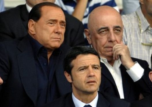 Adriano Galliani e Silvio Berlusconi (fonte foto: TACCA/INFOPHOTO) Adriano Galliani e Silvio Berlusconi (fonte foto: TACCA/INFOPHOTO)