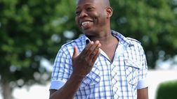 Coronavirus, Asprilla dona 100mila… preservativi: “Aiutatemi a finirli…”