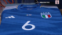 VIDEO Italia-Inghilterra, Azzurri in campo con maglia speciale per ricordare Vialli