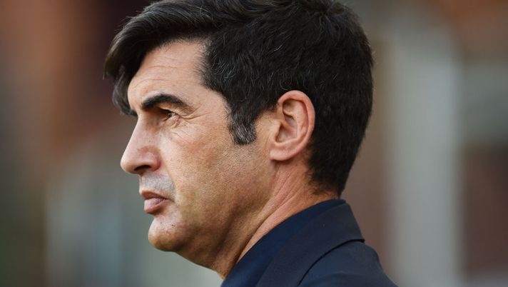 GENOA, ITALY - NOVEMBER 8: Paulo Fonseca head coach of AS Roma looks on during the Serie A match between Genoa CFC and AS Roma at Stadio Luigi Ferraris on November 8, 2020 in Genoa, Italy. (Photo by Paolo Rattini/Getty Images) 