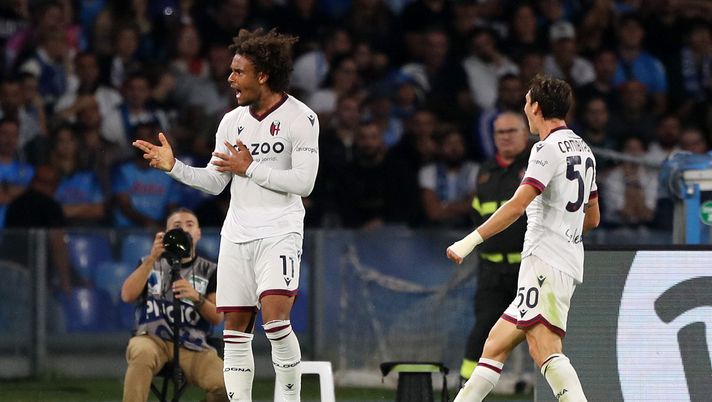 NAPLES, ITALY - OCTOBER 16: Joshua Zirkzee of Bologna FC celebrates after scoring the 0-1 goalduring the Serie A match between SSC Napoli and Bologna FC at Stadio Diego Armando Maradona on October 16, 2022 in Naples, Italy. (Photo by Francesco Pecoraro/Getty Images) Bologna, a Monza tocca a Zirkzee - immagine 1