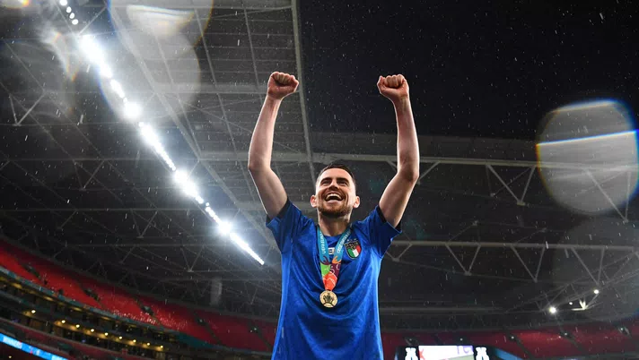 LONDON, ENGLAND - JULY 11: Jorginho of Italy celebrates  following his team's victory in the UEFA Euro 2020 Championship Final between Italy and England at Wembley Stadium on July 11, 2021 in London, England. (Photo by Claudio Villa/Getty Images)