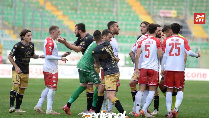 Bari, D’Urbano: “Uno dei migliori gruppi mai allenati. Ora un nuovo campionato”  Bari, D’Urbano: “Uno dei migliori gruppi mai allenati. Ora un nuovo campionato” - immagine 1