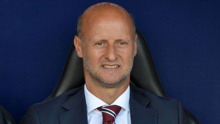 GENOA, ITALY - MAY 21:  Attilio Lombardo second coach of Torino substitue Sinisa Mihajlovic disqualified during the Serie A match between Genoa CFC and FC Torino at Stadio Luigi Ferraris on May 21, 2017 in Genoa, Italy.  (Photo by Paolo Rattini/Getty Images) 