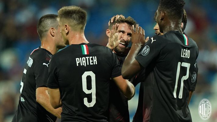 I rossoneri festeggiano in Feronikeli-Milan, foto acmilan.com 