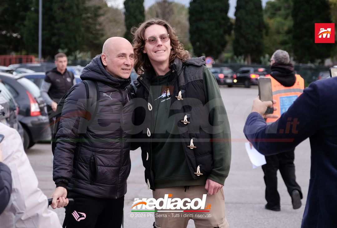 FOTO PALERMO: il Palermo si raduna al parcheggio dell’Ippodromo (GALLERY) - immagine 9