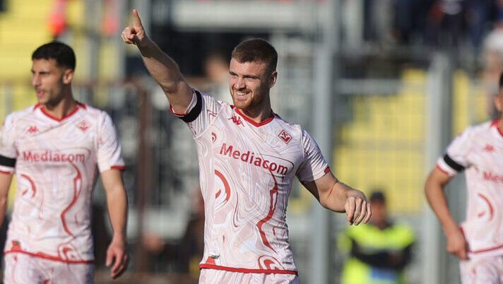 EMPOLI, ITALY - FEBRUARY 18: Lucas Beltrán of ACF Fiorentina celebrates after scoring a goal during the Serie A TIM match between Empoli FC and ACF Fiorentina - Serie A TIM at Stadio Carlo Castellani on February 18, 2024 in Empoli, Italy. (Photo by Gabriele Maltinti/Getty Images) I voti per il fantacalcio: la scelta su Parisi, Pavoletti e Nandez! Nico e Samardzic bocciati, Beltran c’è - immagine 1