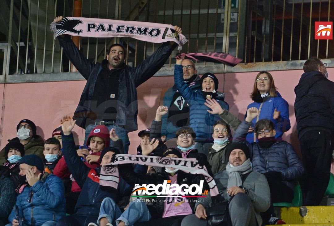 FOTO, i tifosi allo stadio per Palermo – Monopoli 2-1 (Gallery) - immagine 43