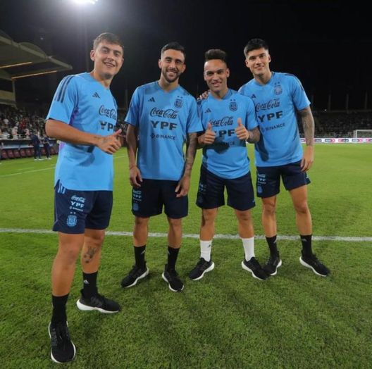 Verso il Qatar, Nico si allena e posa con tre compagni della Serie A (FOTO)- immagine 2