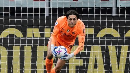 MILAN, ITALY - NOVEMBER 13: Goalkeeper of AC Milan Ciprian Tatarusanu during the Serie A match between AC Milan and ACF Fiorentina at Stadio Giuseppe Meazza on November 13, 2022 in Milan, Italy. (Photo by Pier Marco Tacca/AC Milan via Getty Images)