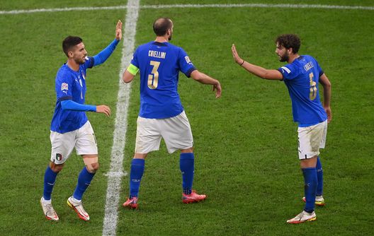 Pellegrini, Chiellini e Locatelli con la maglia della Nazionale italiana. Pellegrini, Chiellini e Locatelli con la maglia della Nazionale italiana.