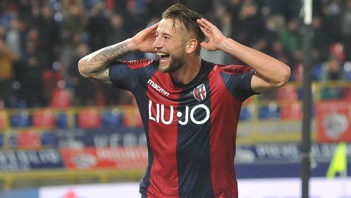 BOLOGNA, ITALY - APRIL 08: Mitchell Dijks of Bologna FC celebrates after scoring his team's third goal during the Serie A match between Bologna FC and Chievo at Stadio Renato Dall'Ara on April 08, 2019 in Bologna, Italy. (Photo by Mario Carlini / Iguana Press/Getty Images) Mercato – L’Empoli spera di abbracciare Dijks - immagine 1