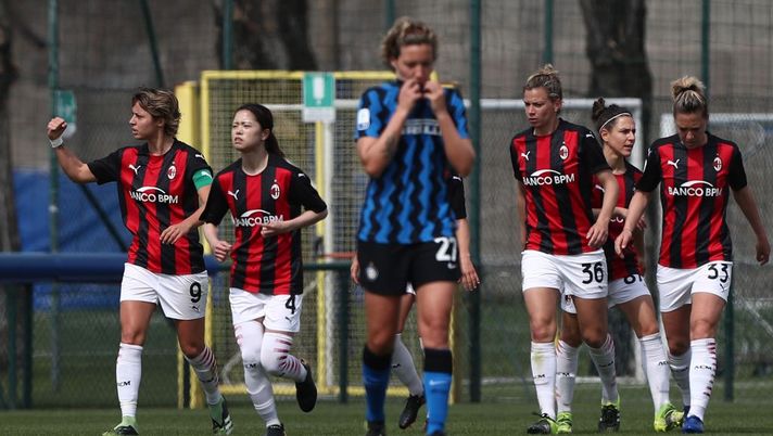 MILAN, ITALY - MARCH 28: Valentina Giacinti (L) of AC Milan celebrates her goal during the Women Serie A match between FC Internazionale and AC Milan at Suning Youth Development Centre in memory of Giacinto Facchetti on March 28, 2021 in Milan, Italy. (Photo by Marco Luzzani/Getty Images) MILAN, ITALY - MARCH 28: Valentina Giacinti (L) of AC Milan celebrates her goal during the Women Serie A match between FC Internazionale and AC Milan at Suning Youth Development Centre in memory of Giacinto Facchetti on March 28, 2021 in Milan, Italy. (Photo by Marco Luzzani/Getty Images)
