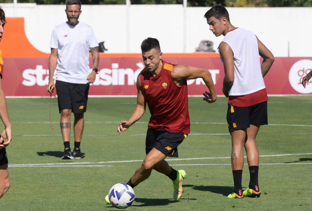 Ritiro Roma, allenamento pomeridiano: primo in gruppo per Dybala – FOTO GALLERY - immagine 7