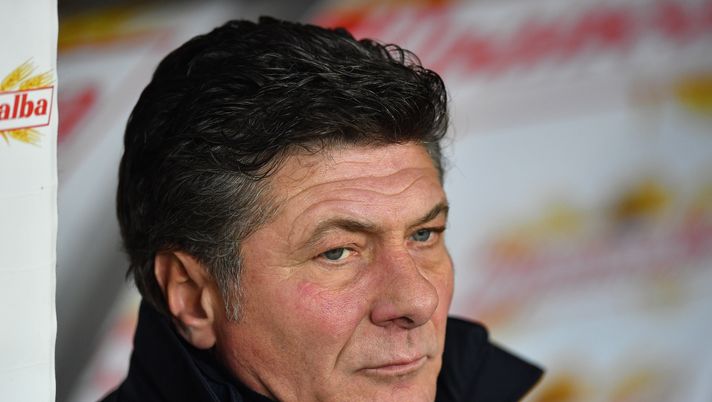 TURIN, ITALY - JANUARY 09:  Torino FC head coach Walter Mazzari looks on during the Coppa Italia match between Torino FC and Genoa CFC at Stadio Olimpico Grande Torino on January 9, 2020 in Turin, Italy.  (Photo by Valerio Pennicino/Getty Images) 