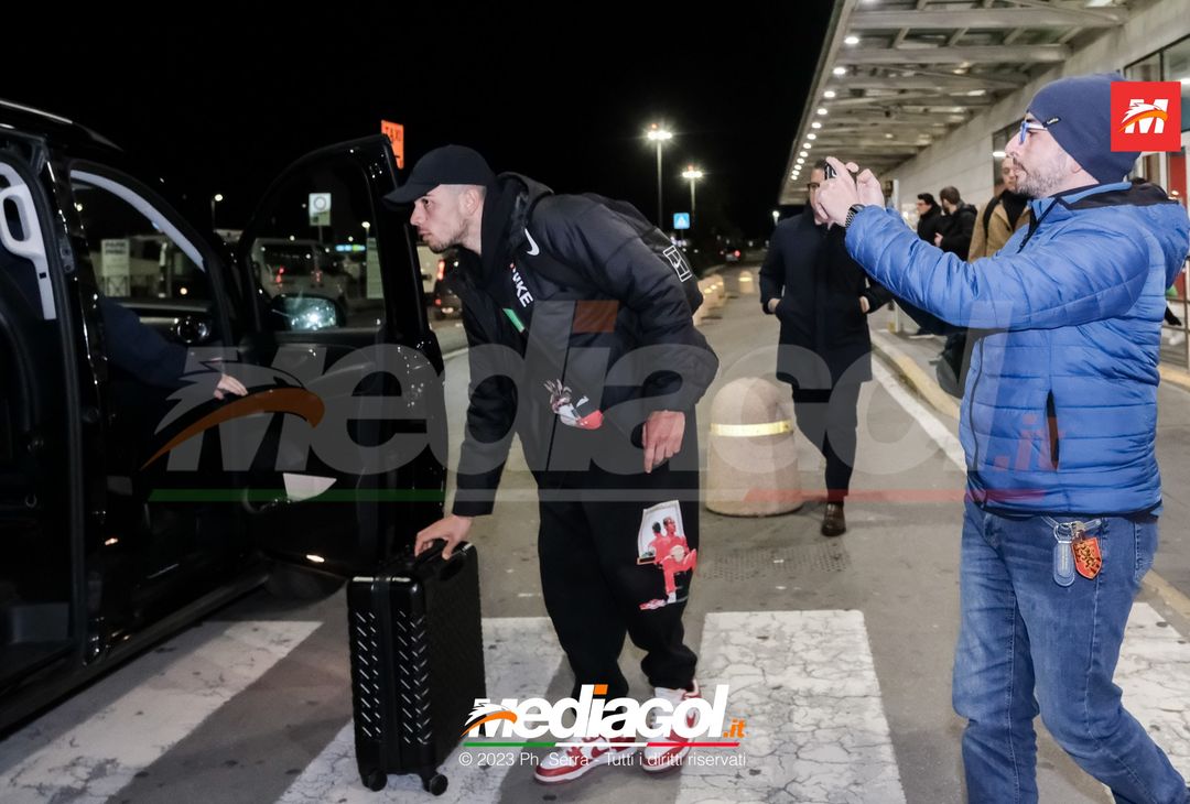 FOTO PALERMO, Aurelio arriva all’aeroporto Falcone e Borsellino di Palermo (Gallery) - immagine 21