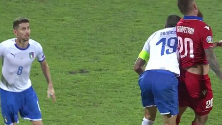 Gomito alto, ma non gomito violento... 