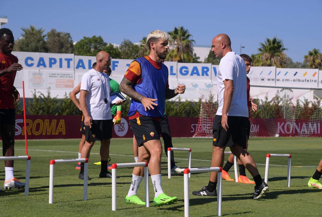 Ritiro Roma, allenamento pomeridiano: primo in gruppo per Dybala – FOTO GALLERY - immagine 13