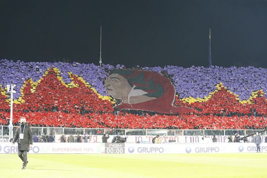 FLORENCE, ITALY - MARCH 02: Fans of ACF Fiorentina during the Coppa Italia Semi Final 1st Leg match between ACF Fiorentina and Juventus FC at Stadio Artemio Franchi on March 2, 2022 in Florence, Italy. (Photo by Gabriele Maltinti/Getty Images) FLORENCE, ITALY - MARCH 02: Fans of ACF Fiorentina during the Coppa Italia Semi Final 1st Leg match between ACF Fiorentina and Juventus FC at Stadio Artemio Franchi on March 2, 2022 in Florence, Italy. (Photo by Gabriele Maltinti/Getty Images)