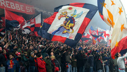 Ripresa calcio, la protesta dei tifosi del Genoa: “Siete schiavi del denaro, vergognatevi”