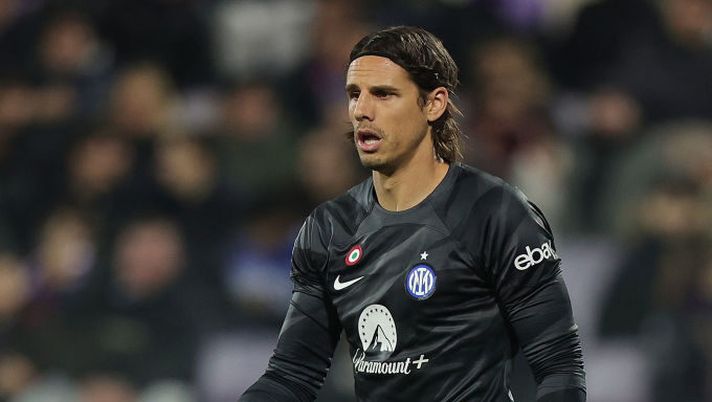 FLORENCE, ITALY - JANUARY 28: Yann Sommer of FC Internazionale looks on during the Serie A TIM match between ACF Fiorentina and FC Internazionale - Serie A TIM at Stadio Artemio Franchi on January 28, 2024 in Florence, Italy. (Photo by Gabriele Maltinti/Getty Images) Sommer: “Rigore parato? Studio molto gli avversari. Ma l’avevo presa prima io di Nzola” - immagine 1