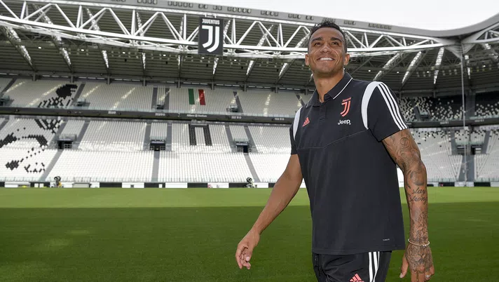 Juventus New Signing Danilo Press Conference
