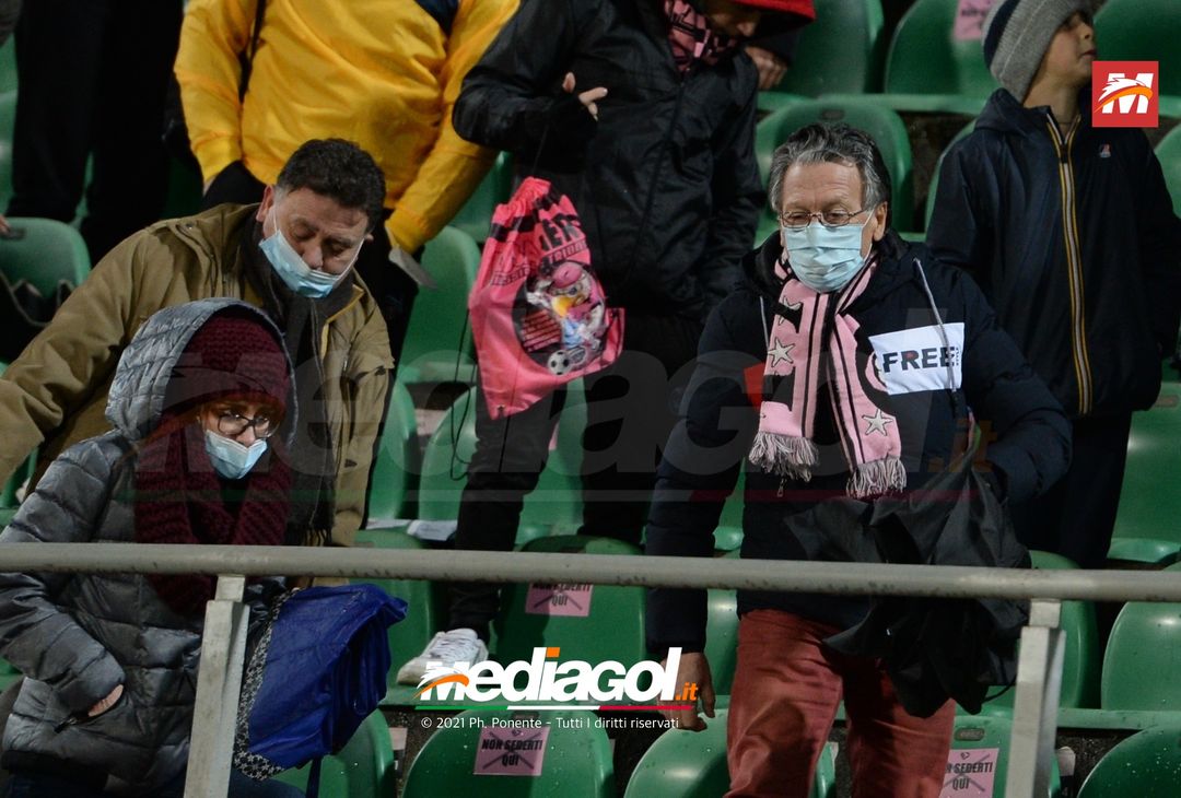 FOTO, i tifosi allo stadio per Palermo – Monopoli 2-1 (Gallery) - immagine 40
