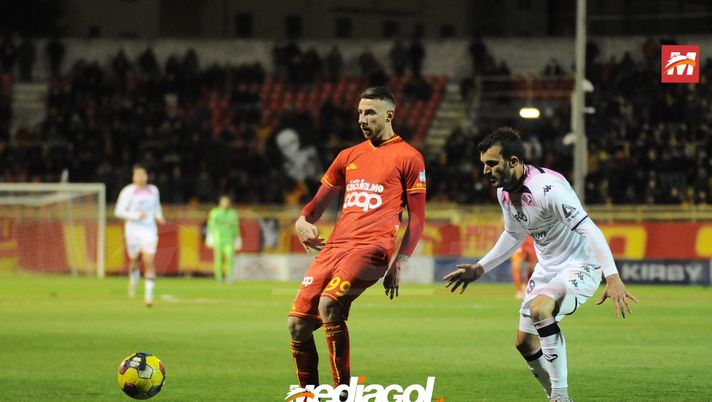 Catanzaro-Palermo, difesa equilibrata e solida: Lancini protagonista al ‘Ceravolo’ Catanzaro-Palermo, difesa equilibrata e solida: Lancini protagonista al ‘Ceravolo’ - immagine 1