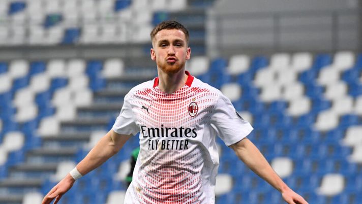 REGGIO NELL'EMILIA, ITALY - DECEMBER 20: Alexis Saelemaekers of AC Milan celebrates after scoring their team's second goal during the Serie A match between US Sassuolo and AC Milan at Mapei Stadium - Citta del Tricolore on December 20, 2020 in Reggio nell'Emilia, Italy. Sporting stadiums around Italy remain under strict restrictions due to the Coronavirus Pandemic as Government social distancing laws prohibit fans inside venues resulting in games being played behind closed doors. (Photo by Alessandro Sabattini/Getty Images) Sky: “Milan, la probabile formazione in Coppa Italia: c’è Saelemaekers in pole” - immagine 1
