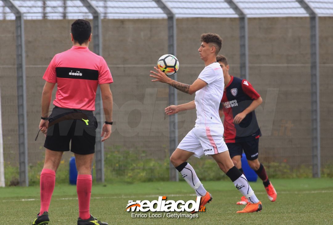  CAGLIARI, ITALY - MAY 05: Antonino Gallo of Palermo U19 in action during the Primavera 1 match between Cagliari Calcio U19 and US Citta di Palermo U19 at Stadio Renato Raccis  on May 5, 20188.  (Photo by Enrico Locci/Getty Images) 