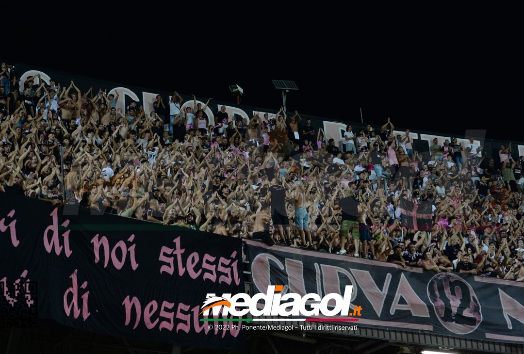 FOTOTIFO, Palermo-Genoa 1-0: i tifosi allo stadio “Renzo Barbera” (Gallery) - immagine 106