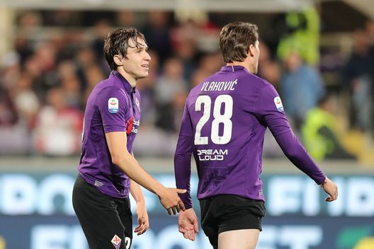 Vlahovic e Chiesa contro il Milan