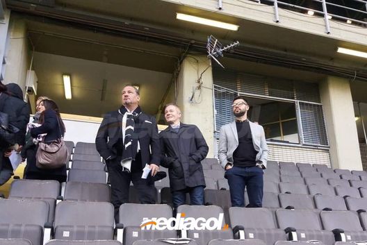 FOTO Palermo, anche gli inglesi allo Stadio: Richardson e Holdsworth in tribuna al Renzo Barbera FOTO Palermo, anche gli inglesi allo Stadio: Richardson e Holdsworth in tribuna al Renzo Barbera