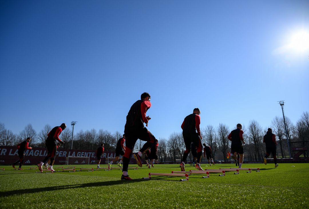 Roma, l’allenamento alla viglia del Milan. Non c’è Dybala – FOTOGALLERY - immagine 11