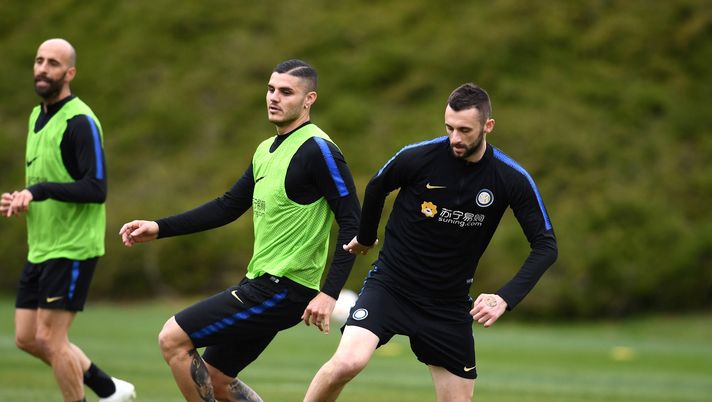 COMO, ITALY - APRIL 05:  Marcelo Brozovic of FC Internazionale in action during a training session at the club's training ground Suning Training Center in memory of Angelo Moratti at Appiano Gentile on April 5, 2019 in Como, Italy.  (Photo by Claudio Villa - Inter/Inter via Getty Images) 