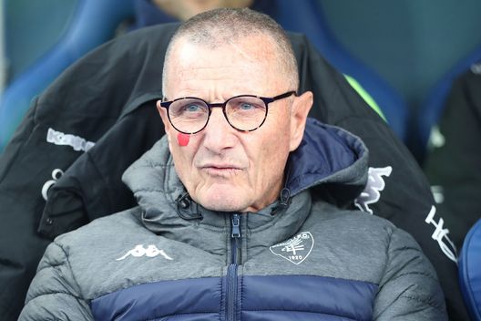 EMPOLI, ITALY - NOVEMBER 27: Aurelio Andreazzoli manager of Empoli FC looks on during the Serie A match between Empoli FC and ACF Fiorentina at Stadio Carlo Castellani on November 27, 2021 in Empoli, Italy. (Photo by Gabriele Maltinti/Getty Images) EMPOLI, ITALY - NOVEMBER 27: Aurelio Andreazzoli manager of Empoli FC looks on during the Serie A match between Empoli FC and ACF Fiorentina at Stadio Carlo Castellani on November 27, 2021 in Empoli, Italy. (Photo by Gabriele Maltinti/Getty Images)