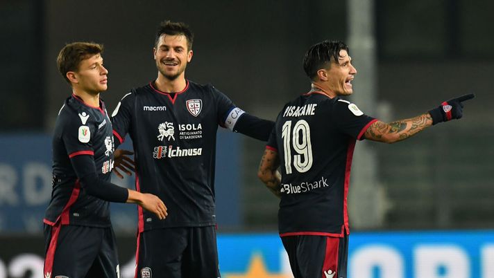 VERONA, ITALY - DECEMBER 05:  Fabio Pisacane of Cagliari Calcio celebrates after scoring his team second goal during the Coppa Italia match between AC ChievoVerona and Cagliari Calcio  at Stadio Marcantonio Bentegodi on December 5, 2018 in Verona, Italy.  (Photo by Alessandro Sabattini/Getty Images) 