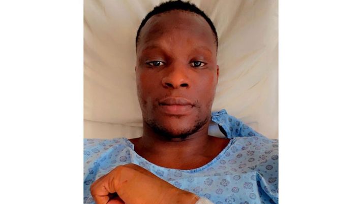 FOTO – Babacar rasserena dall’ospedale: “Sto bene, grazie a tutti” 