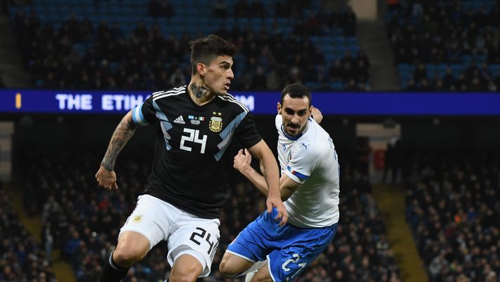 MANCHESTER, ENGLAND - MARCH 23:  Diego Perotti of Argentina #24 in action during the International Friendly between Argentina and Italy at Etihad Stadium on March 23, 2018 in Manchester, England.  (Photo by Claudio Villa/Getty Images) 