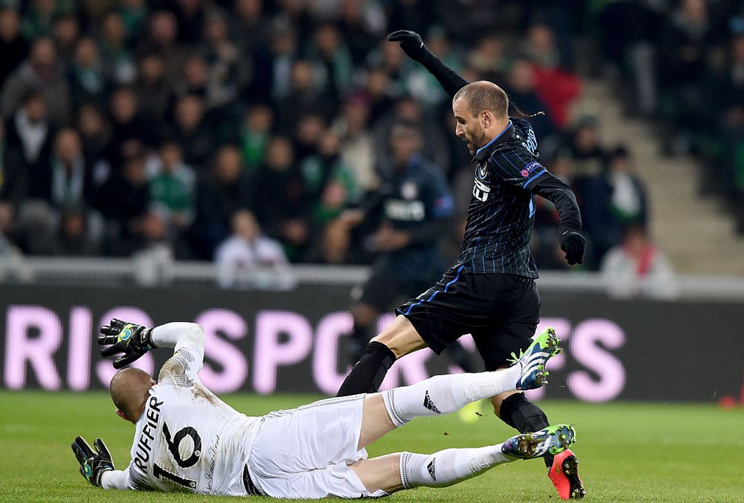  Ruffier gioca nel Saint'Etienne. Deschamps non lo ha convocato, è il portiere della speciale formazione dell'Equipe  