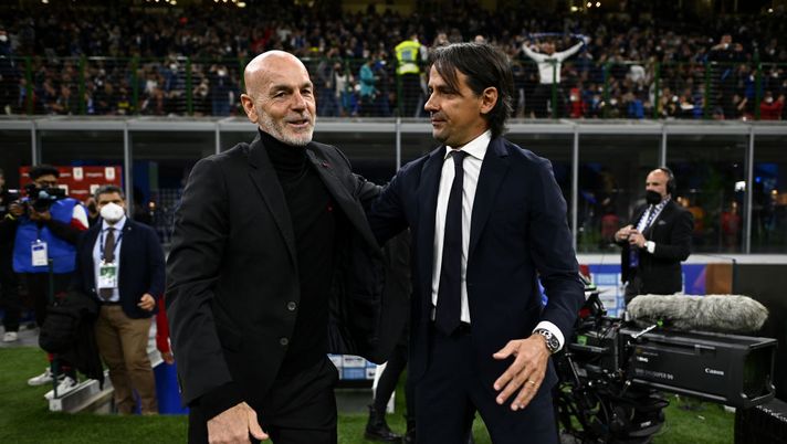 MILAN, ITALY - APRIL 19: Stefano Pioli Head Coach of AC Milan and Simone Inzaghi Head Coach of FC Internazionale are seen before the Coppa Italia Semi Final 2nd Leg match between FC Internazionale v AC Milan at Giuseppe Meazza Stadium on April 19, 2022 in Milan, Italy. (Photo by Mattia Ozbot - Inter/Inter via Getty Images) L’Appunto - immagine 1