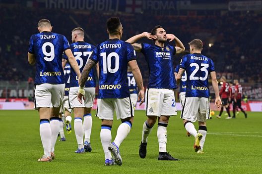 (Photo by Mattia Ozbot - Inter/Inter via Getty Images ) Spettacolo ed emozioni, ma il derby di Milano finisce in parità- immagine 2