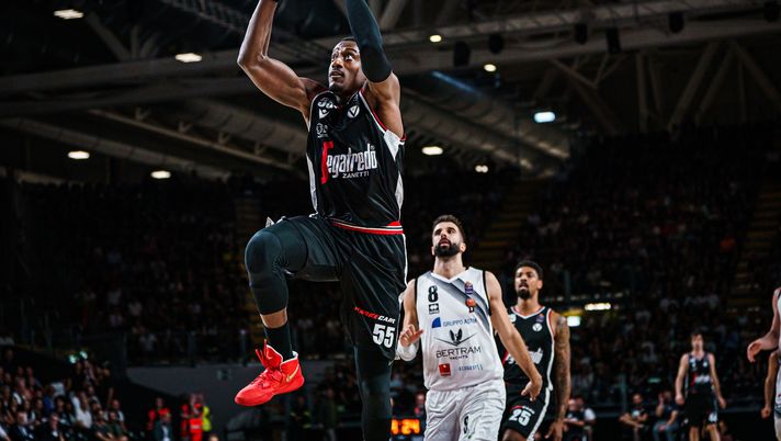 Basket Playoff – La Virtus domina anche gara 2 e si porta sul 2 a 0 Basket Playoff – La Virtus domina anche gara 2 e si porta sul 2 a 0 - immagine 1