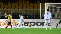 Lecce-Cagliari 2-2, finale col botto e rimonta incredibile dei salentini: ancora Calderoni al 90′! Sardi restano a +5 sul Napoli